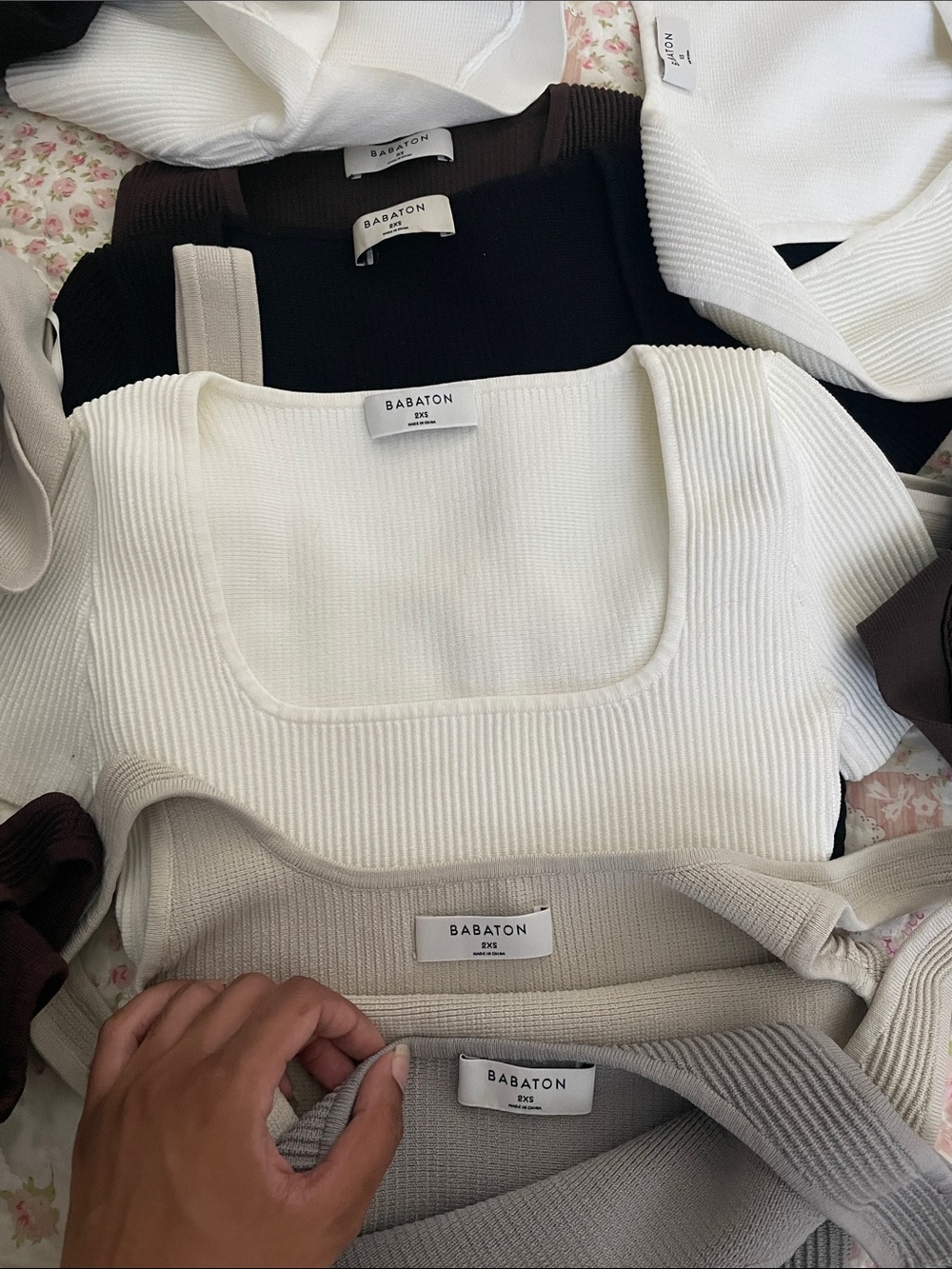 bundle of aritzia babaton sculpt knit tops - Picture 4 of 6